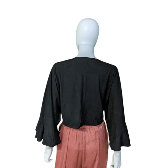 Olivaceous Crop  Knot-Front Crop Top Black L - Picture 5 of 11